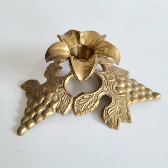 Brass candleholder/stick with grape motif. - Picture 5 of 8